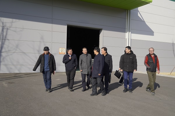 济南市城乡建设发展服务中心绿色建筑与节能推广部有关领导及省内建筑行业专家莅临格林堡考察调研