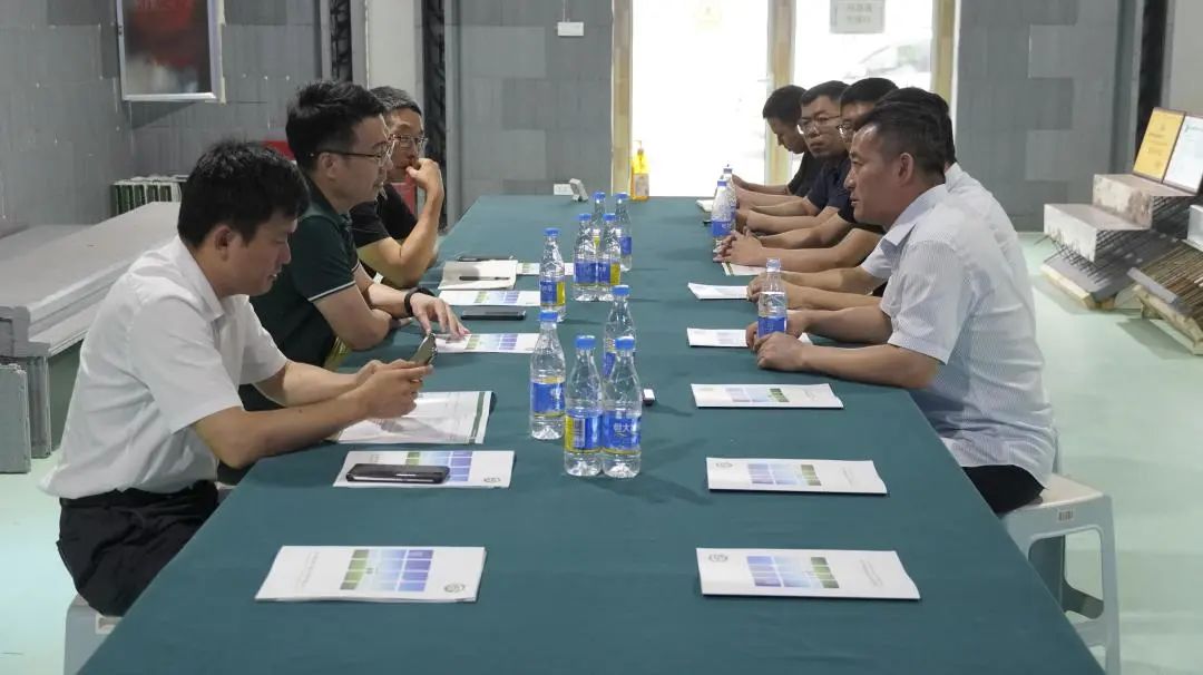 青岛源嘉盛鼎控股有限公司产业事业部总经理任英聚一行莅临格林堡洽谈合作