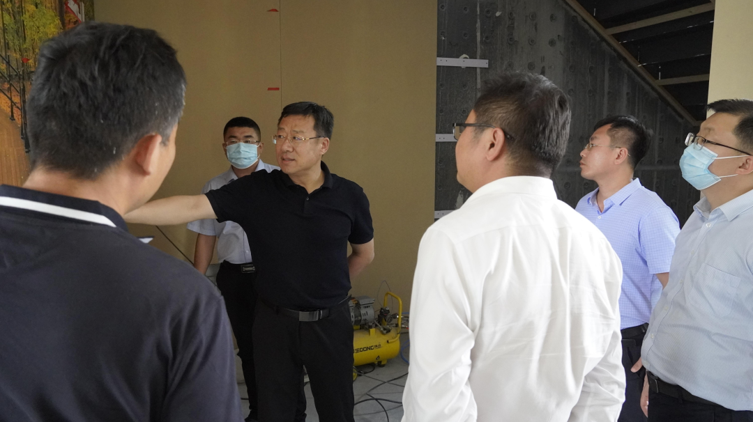 烟台市牟平区人大常委会副主任吕孝良带队莅临格林堡考察调研