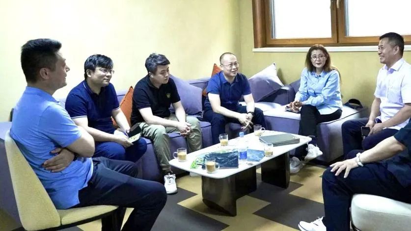 金地集团济南公司总经理谭江洋一行莅临格林堡参观考察