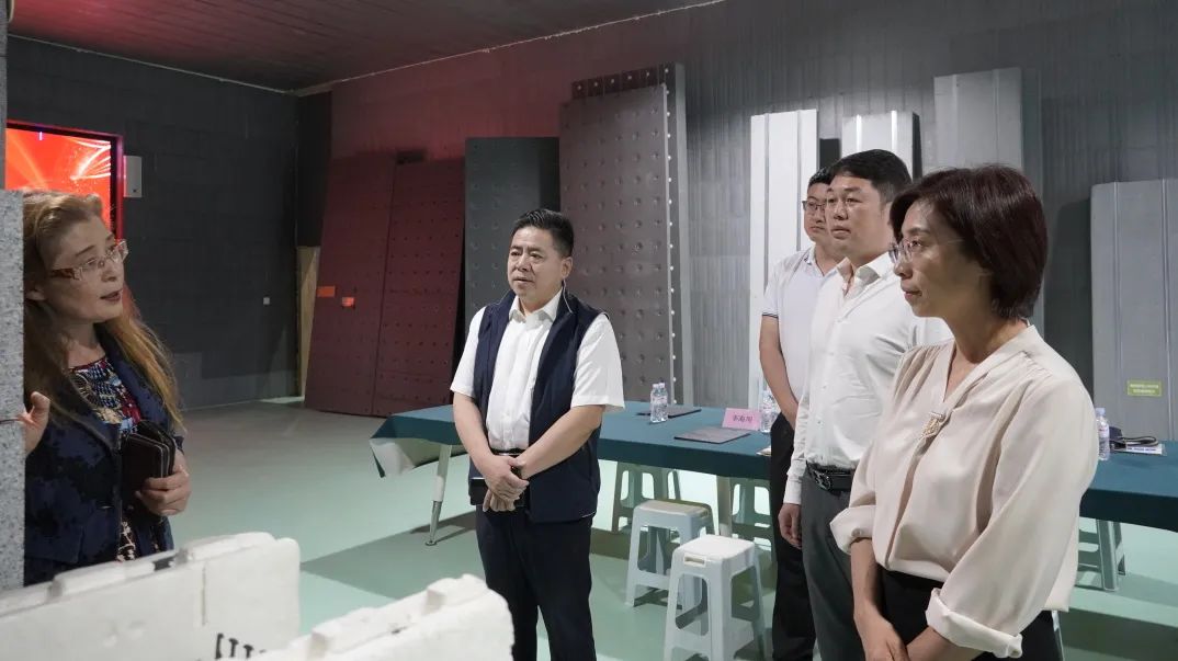济南市投资促进局副局长徐磊带队莅临格林堡考察调研