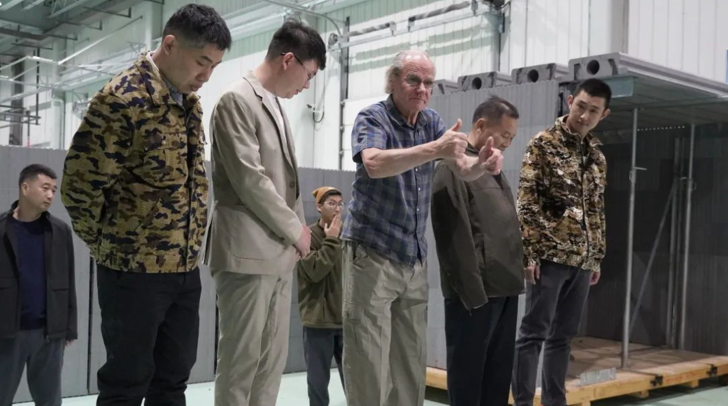 潍坊市峡山区领导及台湾客商莅临格林堡参观考察