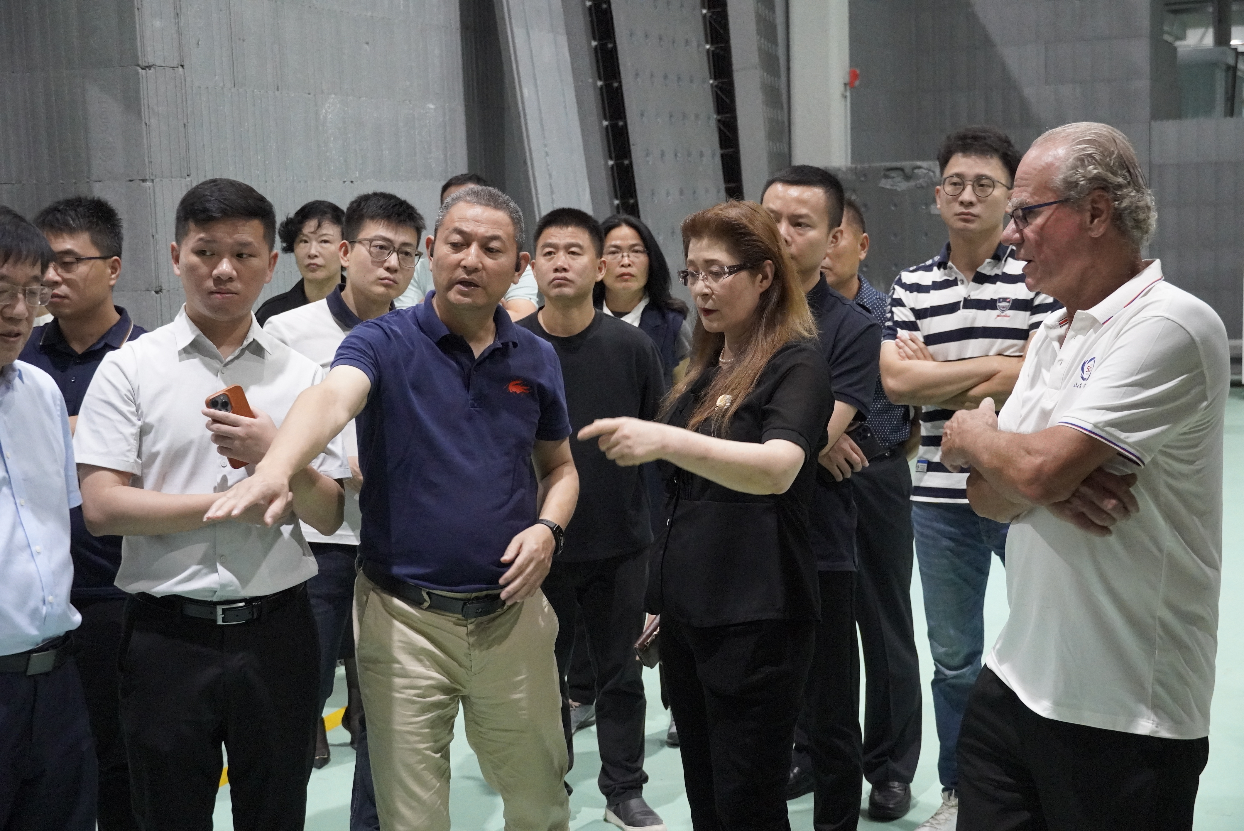 绿城建筑科技集团有限公司总经理刘国权率队莅临格林堡考察调研